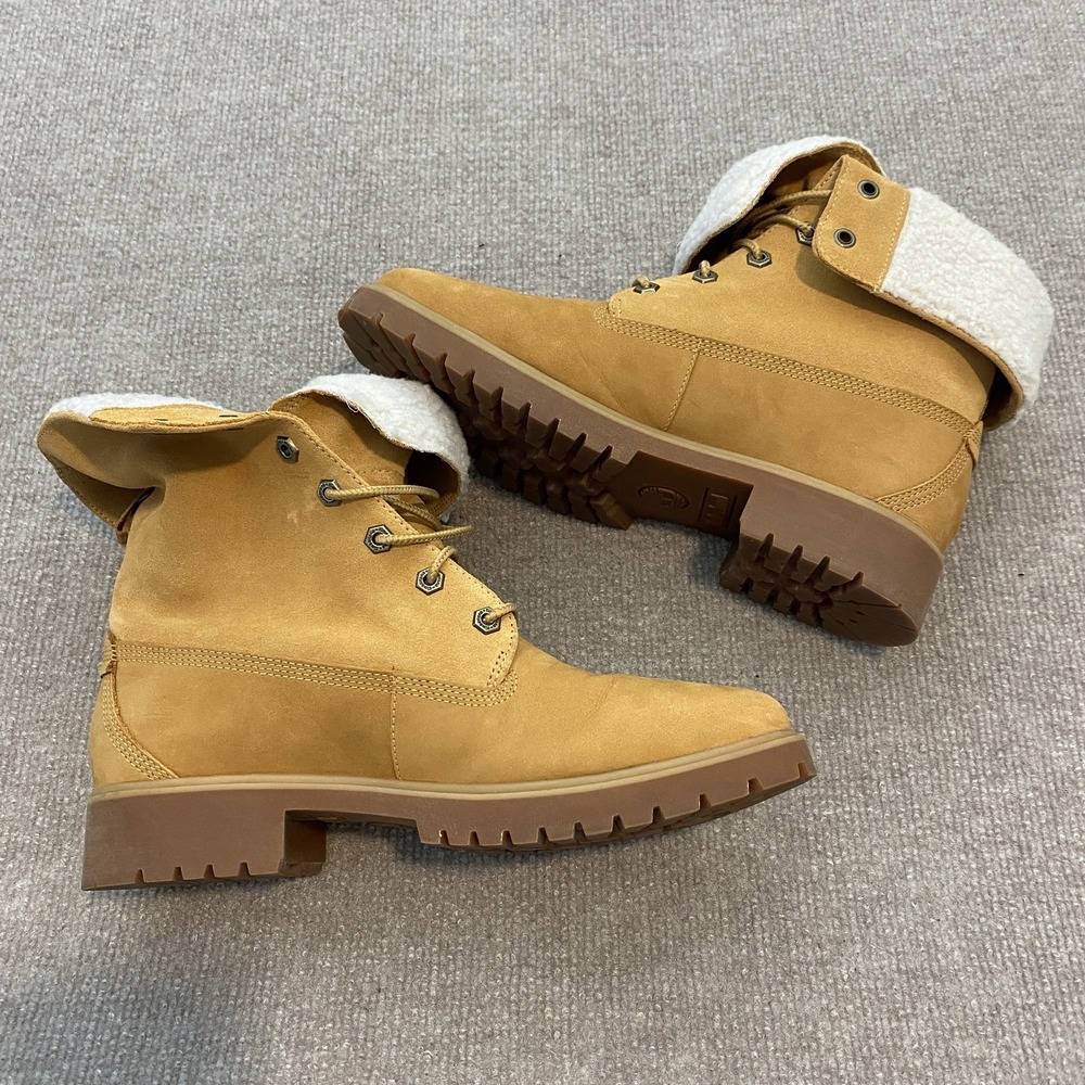 Timberland Snow Boots Womens Size 10 Beige Nubuck Waterproof Faux Fur‎ A1SGA - Picture 2 of 9
